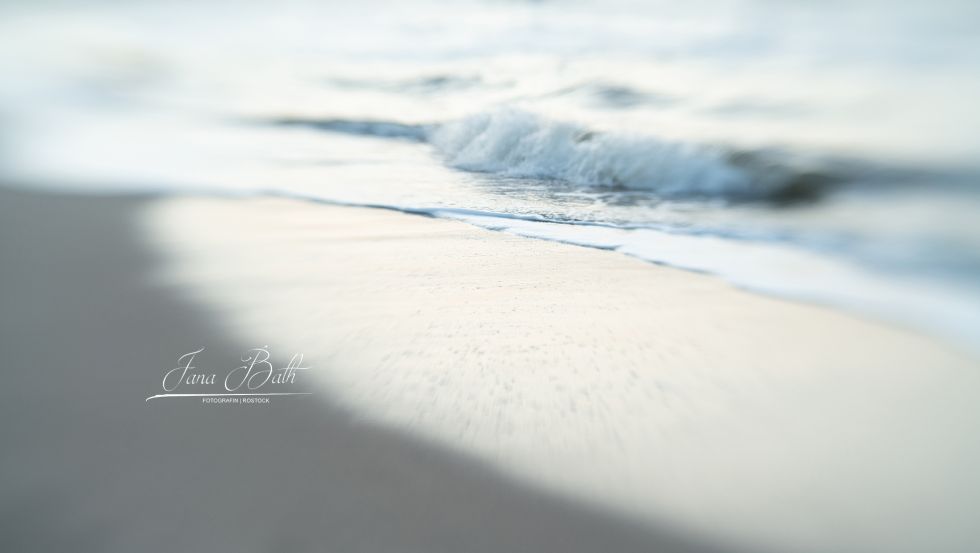 Wenn das Meer den Strand berührt, Fotografie, Warnemünde © Jana Bath